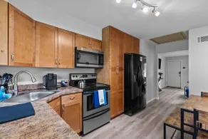 Cozy Peaceful 2 bedroom duplex - Image 5