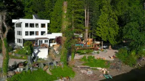 Ozarks Lakeside Retreat - Image 2