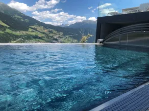 Apart Alpine Retreat - Image 3