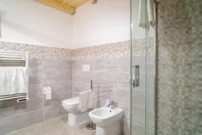Downtown Taranto: Accommodation for 6 guests + WiFi - Image 4