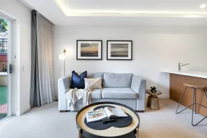 Sapphire Suite—Central Boutique Resort Vibes - Image 2