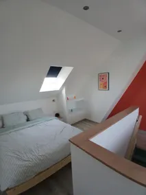 Charming riverfront house - Image 3
