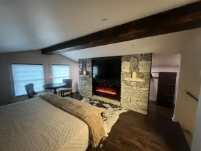Private King Loft Suite Near Downtown & Hospital - Image 4
