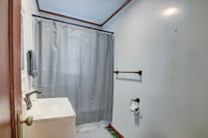 Roomy Bungalow*2 bed*1 bath - Image 5