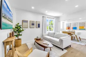 Gorgeous Coastal Ph With Large Private Terrace - Image 5
