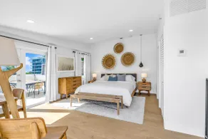 Gorgeous Coastal Ph With Large Private Terrace - Image 4