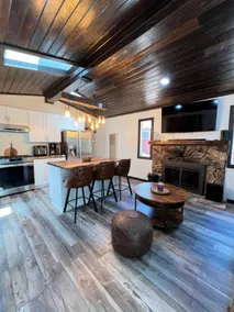 Zob Zero Cabin - Modern Rustic with Fireplace - Image 3