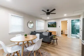Lakeside Oasis Cottage - Image 4