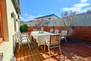 Spacious 5BRS unique house in parliament triangle - Image 3