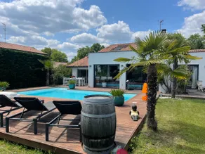 Beautiful home, garden, pool - Image 2