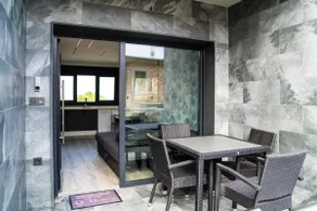 El Cañon-La Ria Apartment - Image 3