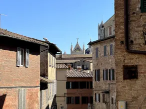 Apartment in the historic city center of Siena - Image 2