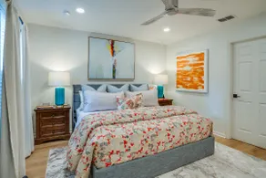 Modern Elegance: Luxury Retreat - Image 4