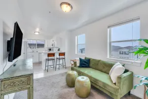 Top Floor Penthouse Orem Condo - Image 2