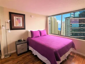 Designer Condo on 29th Fl. with Great View! Legal! - Image 2