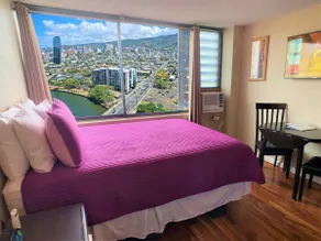 Designer Condo on 29th Fl. with Great View! Legal! - Image 3