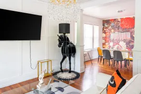 Spacious 7BR Arcade WiFi FreeParking King Sleep 21 - Image 4