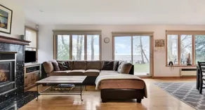 Waterfront house - Image 4