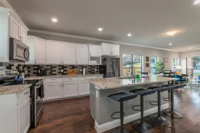 Family Friendly 4 Bed | Close to Downtown - Image 4