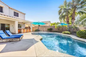 Stunning Oasis! - Image 2