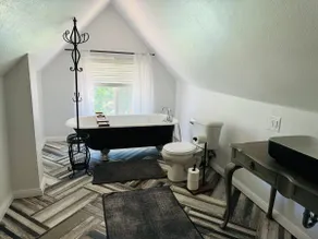 Beautifully updated quiet oasis - Image 2
