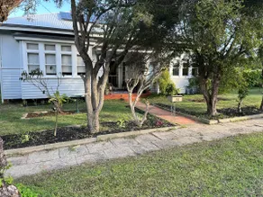Tree Street Cottage by the beach - Image 2