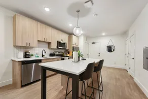 1BR/1BA with Gym Access Near UPMC & Carnegie Uni. - Image 4