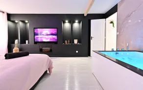 A Romantic Break - Image 5