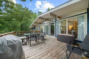 Lakeside Terrace Lodge: Dog-Friendly with Hot Tub - Image 2