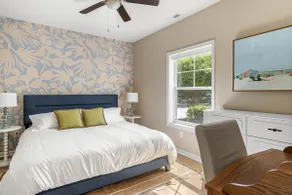Coastal getaway, pool steps away, nightlife + - Image 2