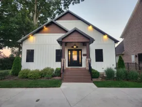 Luxury Lake Front Oasis Notre Dame Near By - Image 2