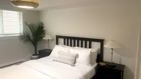 Stylish Sanctuary in White Rock - Image 2