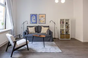 Walkers Paradise! Smart TV | King Bed | Coffee - Image 3