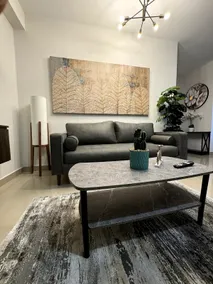 Ocean View Apartment - Image 5
