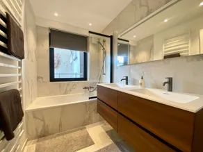 Perfectly located 2 rooms - Image 3