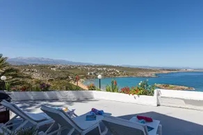 Beachside Villa: Sunset View & 25m long Pool Bliss - Image 4