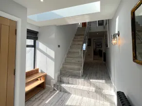 UPPER BEACH HOUSE - Image 4
