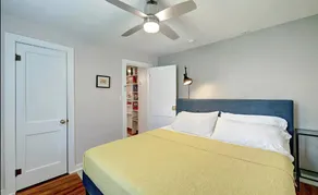 2 Bedroom: Walk to IU/Kirkwood, king bed and deck - Image 4