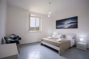 Detached villa with garden and sea view Cilento - Image 4