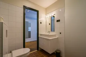 Smaller 1-bedroom guest apartment - Image 3