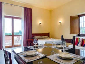 Apartment in villa with pool & parking near Rome - Image 3