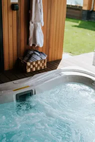 Rue - hot tub lodge with views - Image 3
