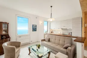 House by the sea - Image 2
