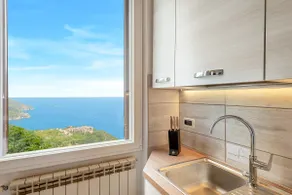 House by the sea - Image 5