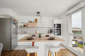 Chic and comfortable apart with parking and balcony - Image 5