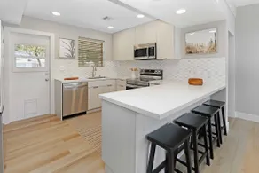 Cristy's Beach House - Image 5