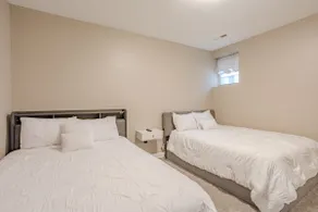 Spacious Parkside 3BR Retreat - Image 5