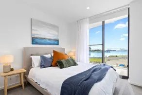 Newcastle Harbour Apt. 2 Bed, 2 Bath, Free Parking - Image 2