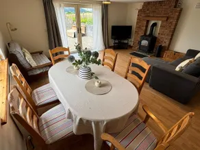 Longmeadow Cottage - Gorgeous 3-Bedroom Cottage - Image 2