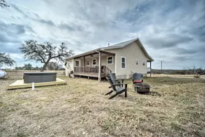 Mountaintop ranch escape w/ hot tub! - Image 2